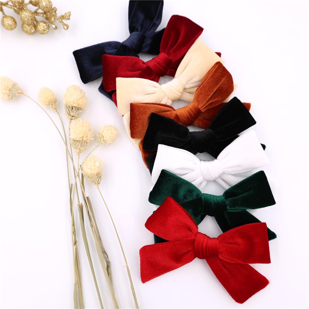 Gebelle vintage velvet bow closeup fabric highlights rich texture and soft touch.