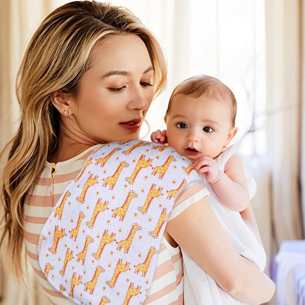 Gelisite burp cloth curved design closeup highlights shoulder-fitting shape for comfortable burping.