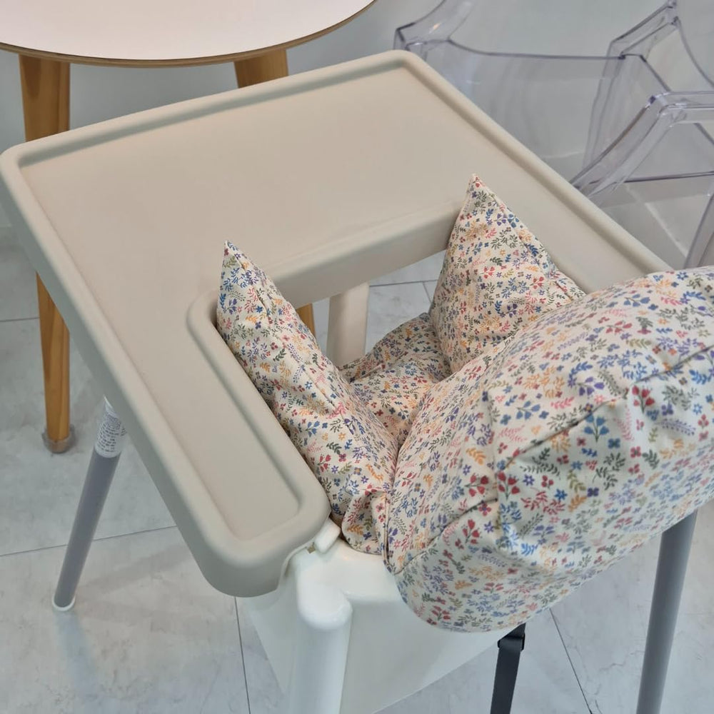 Gembebe placemat full-coverage design reduces cleanup time after mealtimes.