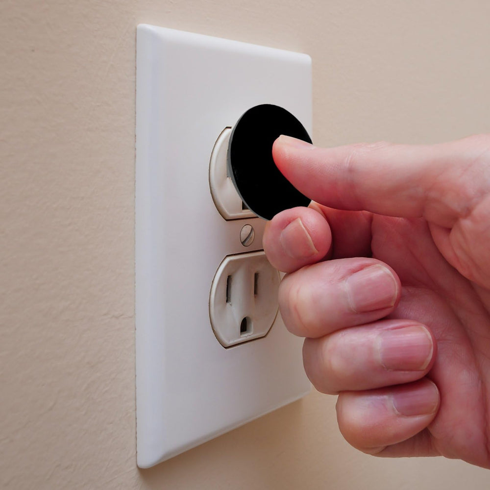 Generic 2-prong and 3-prong compatible outlet covers for flexibility