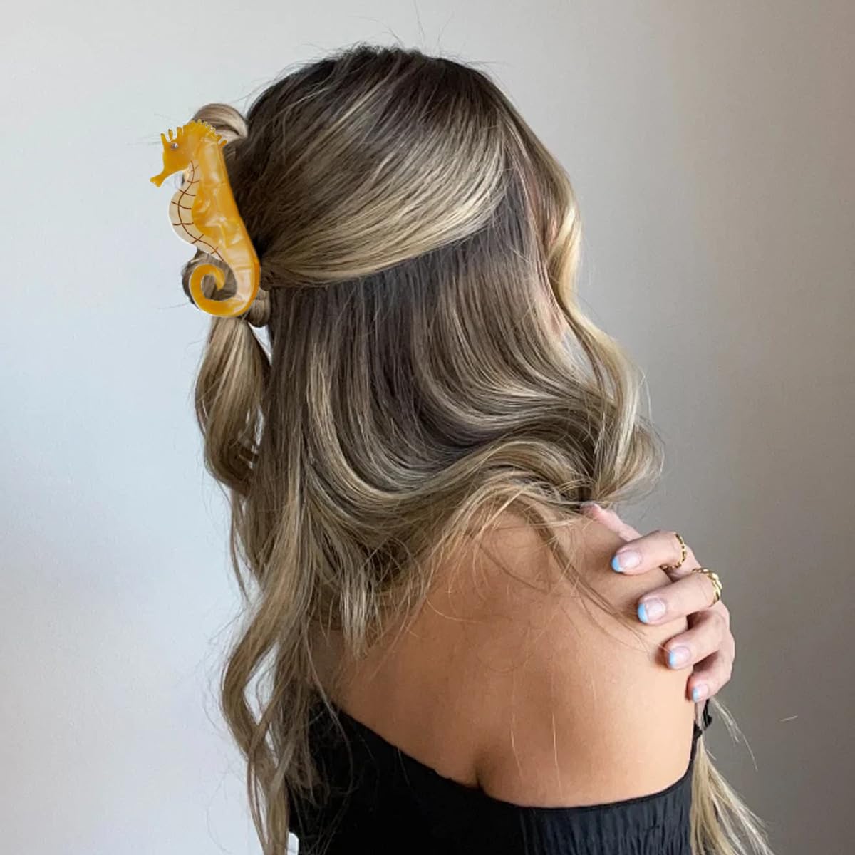 GeoGeoDIY clip worn in hair for daily styling versatility