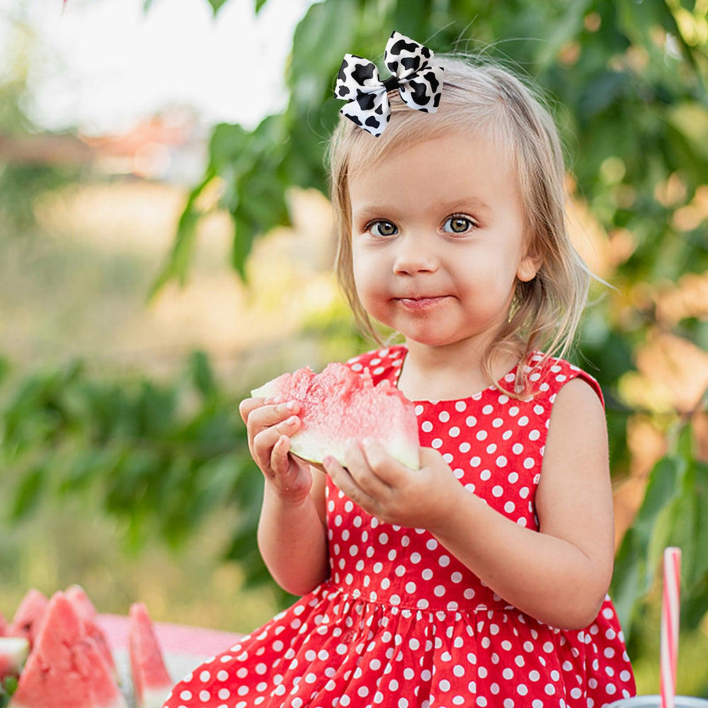 GFLPO party-ready bow enhances outfits for birthdays and family events