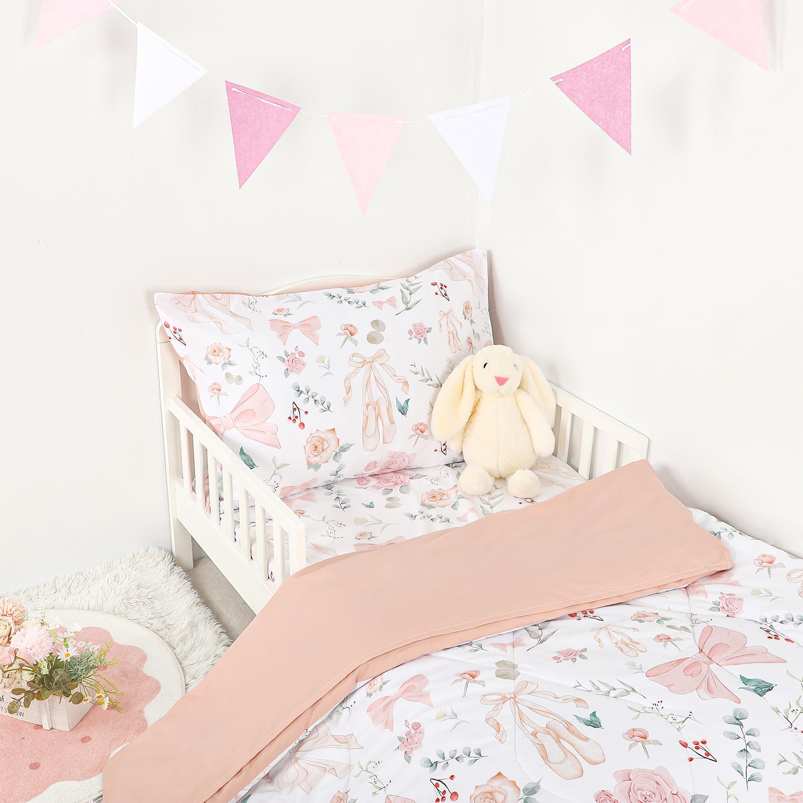 GFU Toddler Bedding comforter with quilted detail supports warmth without overheating.