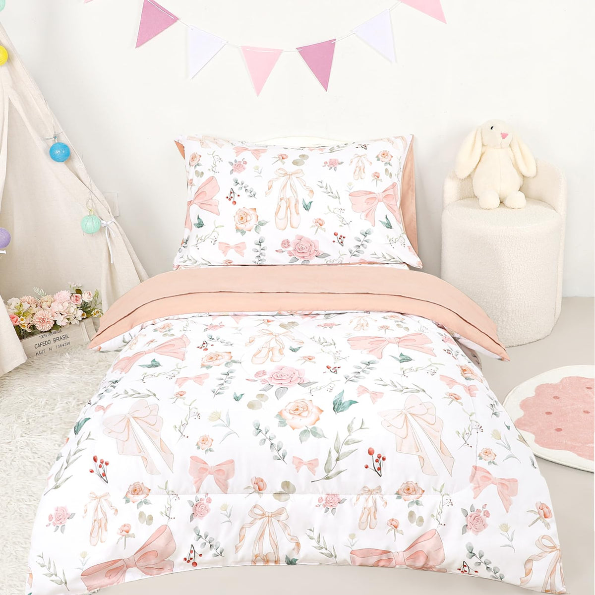 GFU Toddler Bedding pink flowers comforter showcases cozy microfiber for gentle nights.