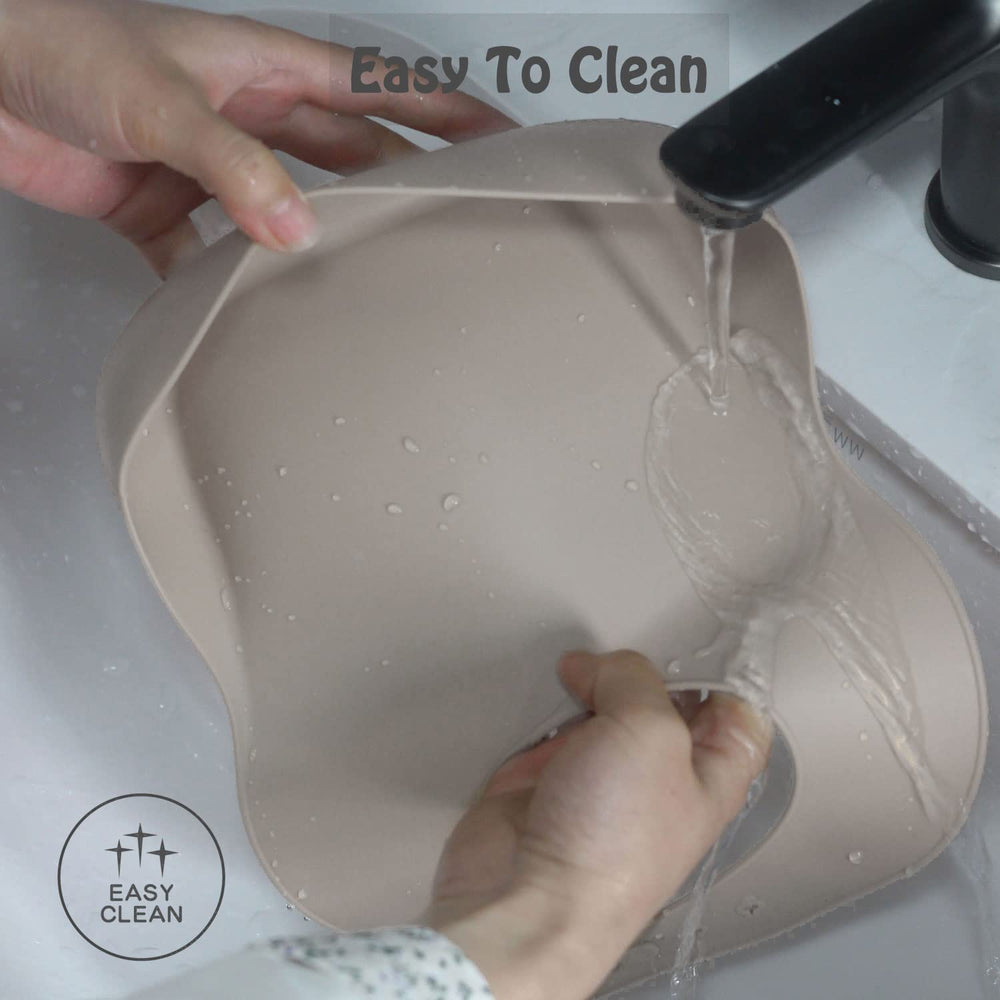 Ginbear silicone spoon flexible scoop supports self-feeding practice.