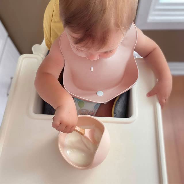 Ginbear silicone bib strap provides secure fit during meals.
