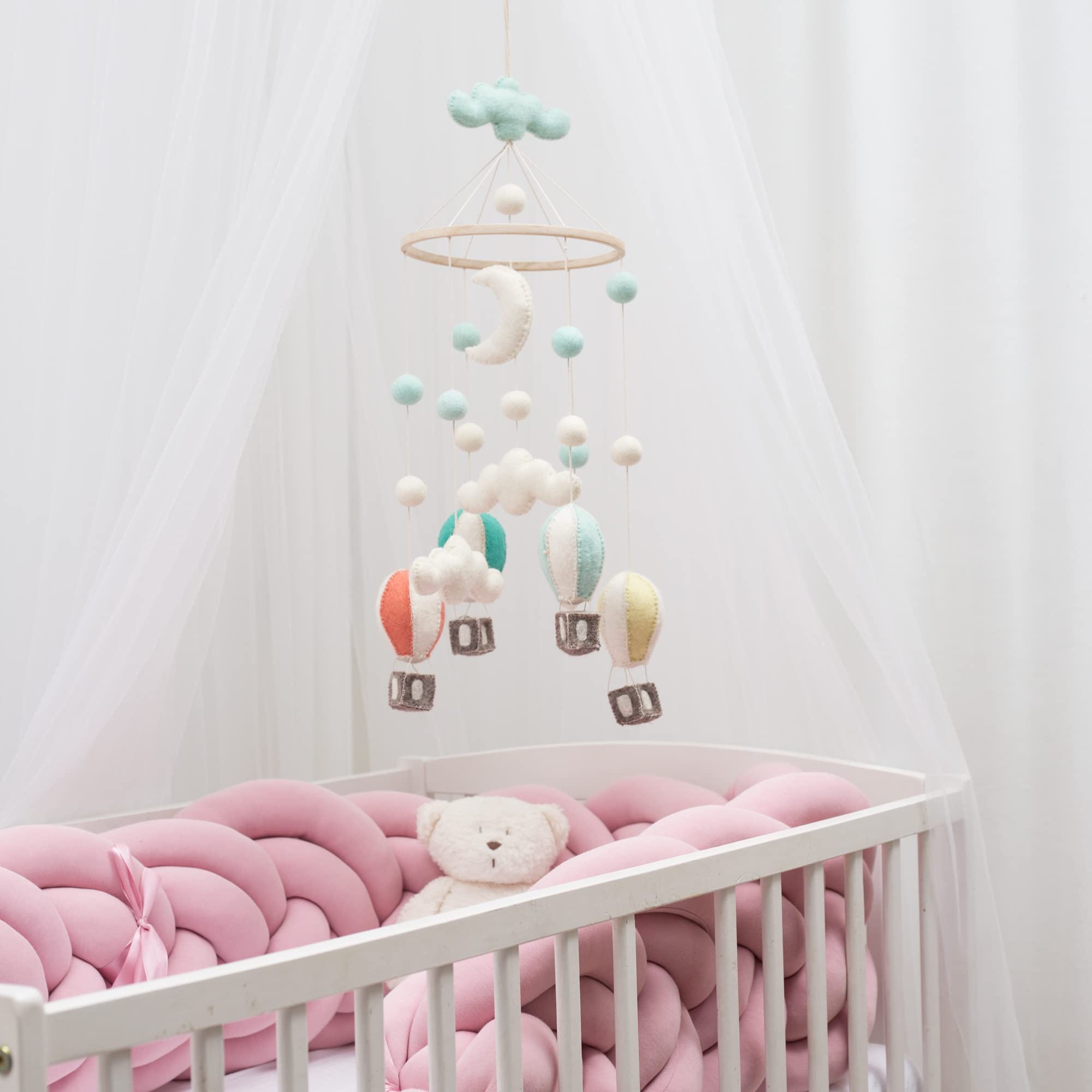 Glaciart One crib hanging mobile with wooden hoop fosters calm décor