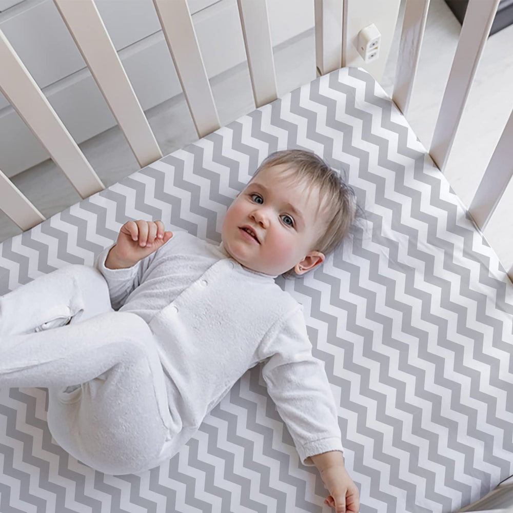 Gllquen Baby sheet fits multiple bassinet styles, simplifying setup.