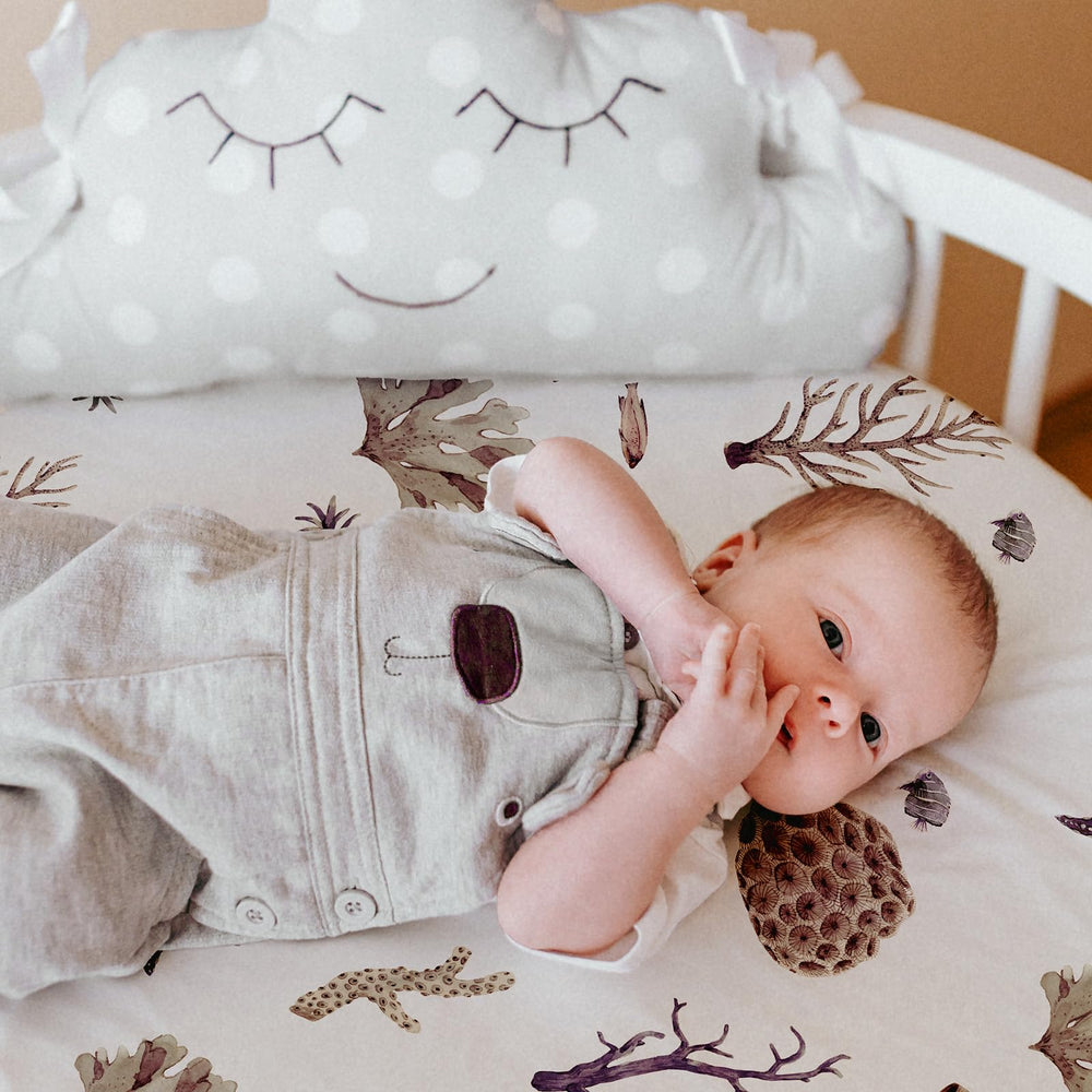 GLLQUEN BABY machine-washable sheets simplify quick cleanups for busy parents