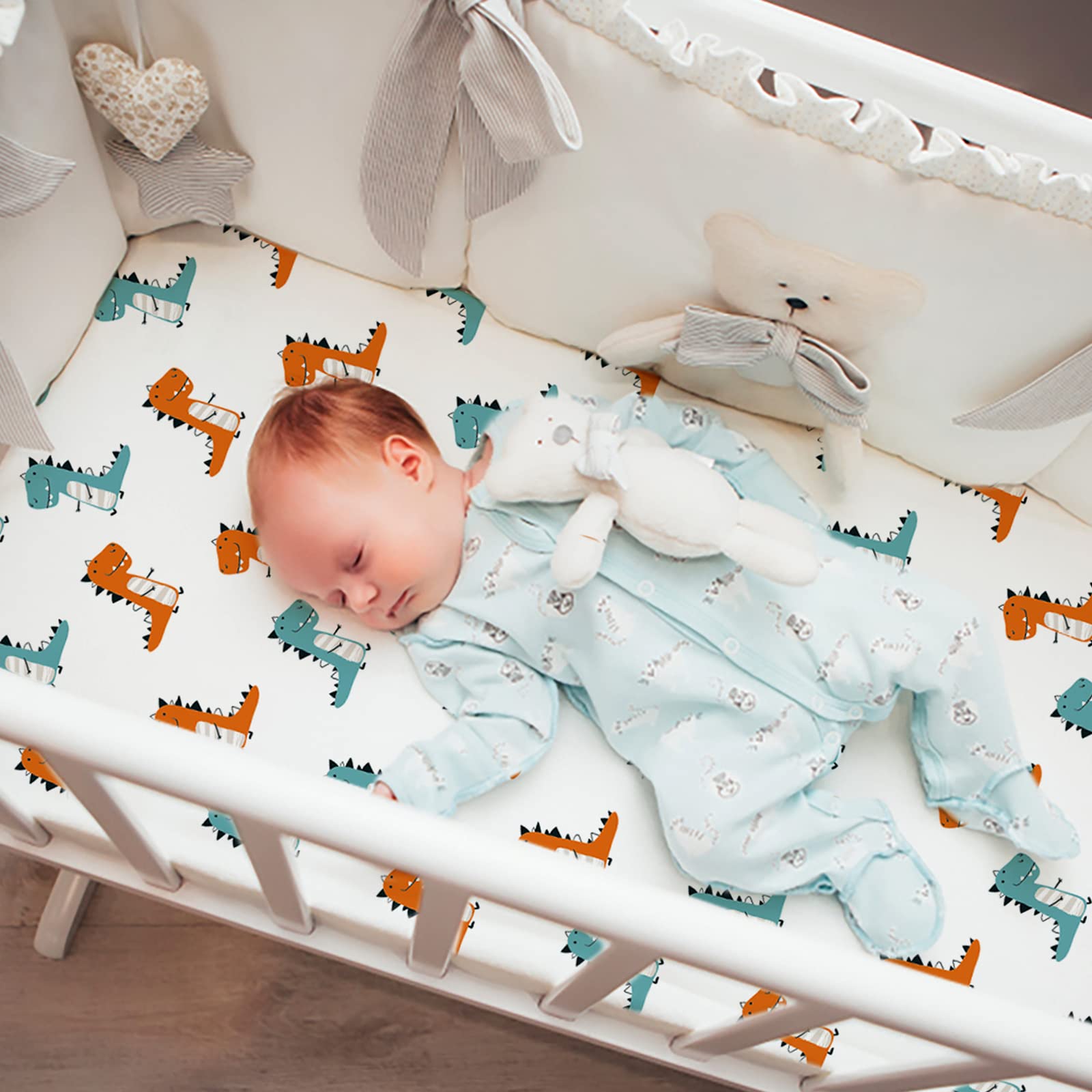 Gllquen Baby bassinet sheets soft fabric close-up shows breathable comfort.