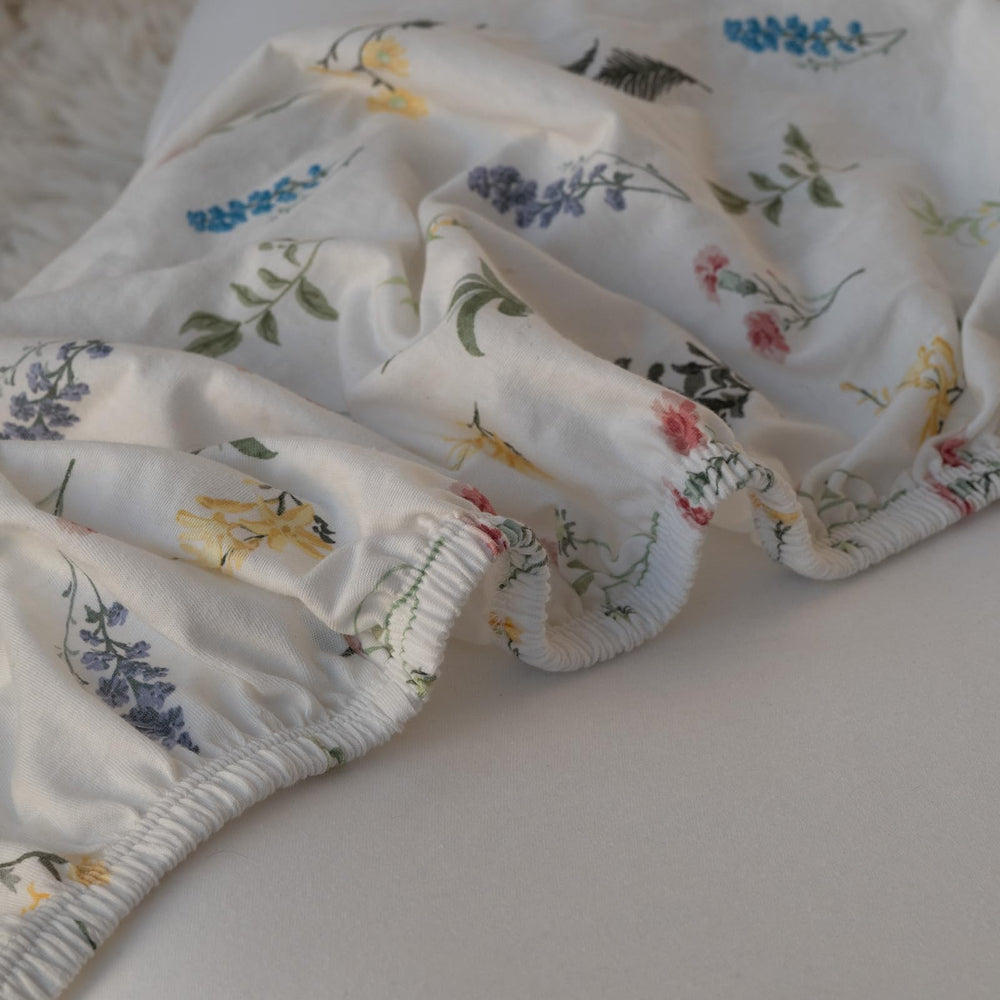 GLLQUEN BABY bassinet sheets unisex green finish for nursery decor.