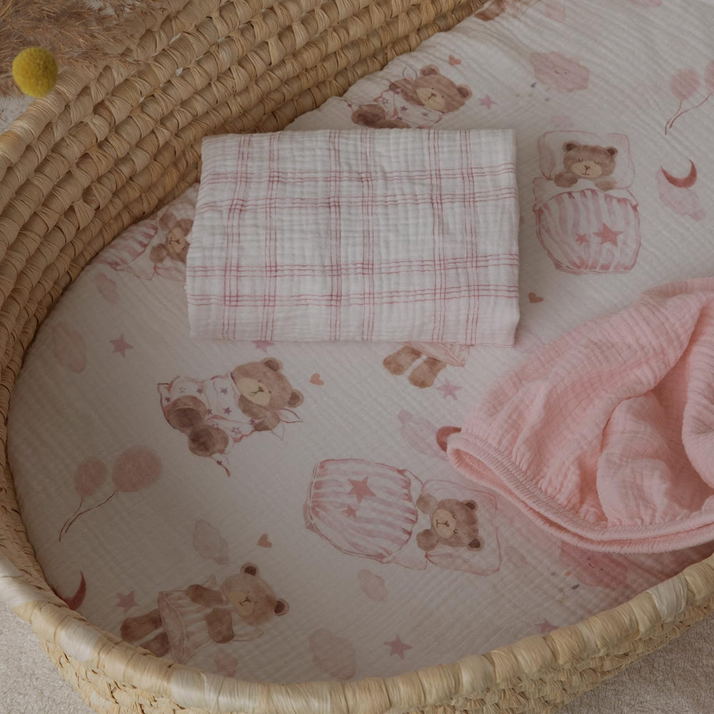 Gllquen Bassinet Sheets Easy-Care with machine wash and quick-dry practicality