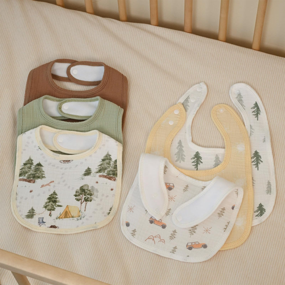 GLLQUEN BABY gift-ready bib set suitable for baby showers and new parents.