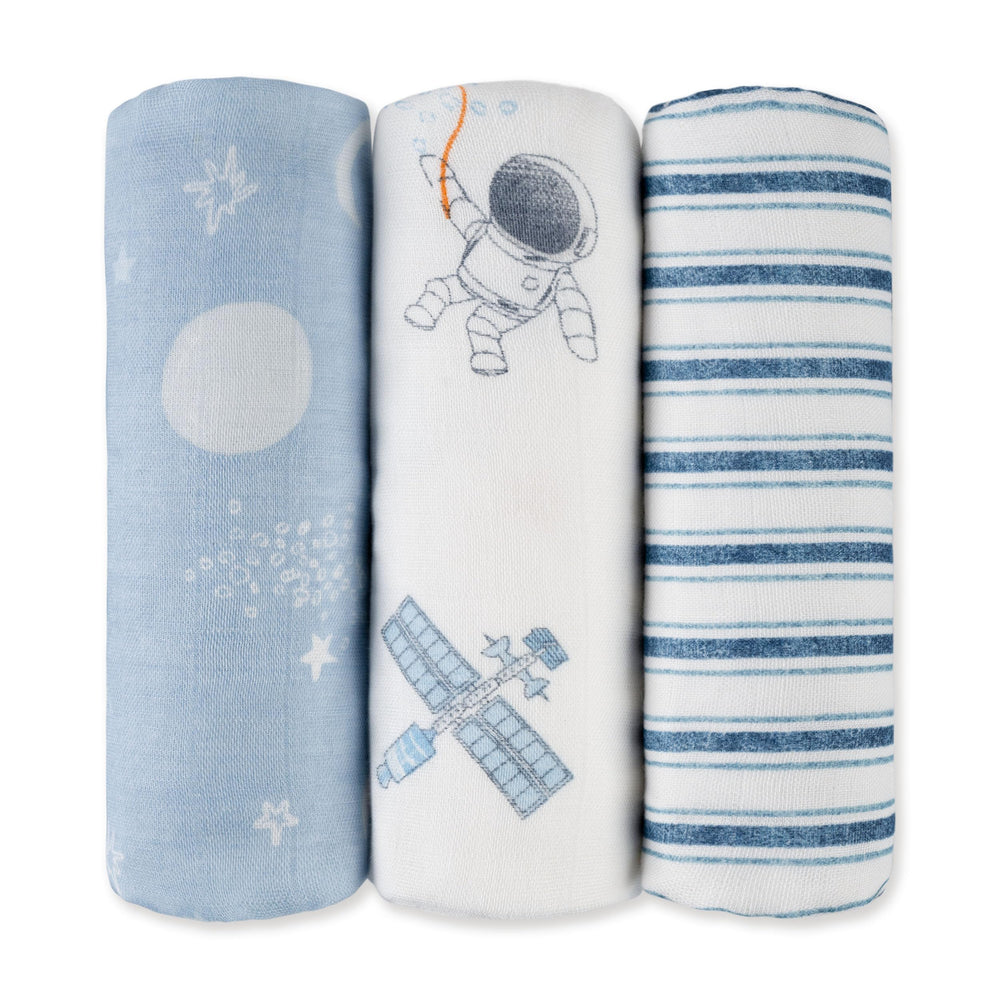 GLLQUEN BABY receiving blanket blue astronaut folded, breathable muslin ideal for safe swaddling.