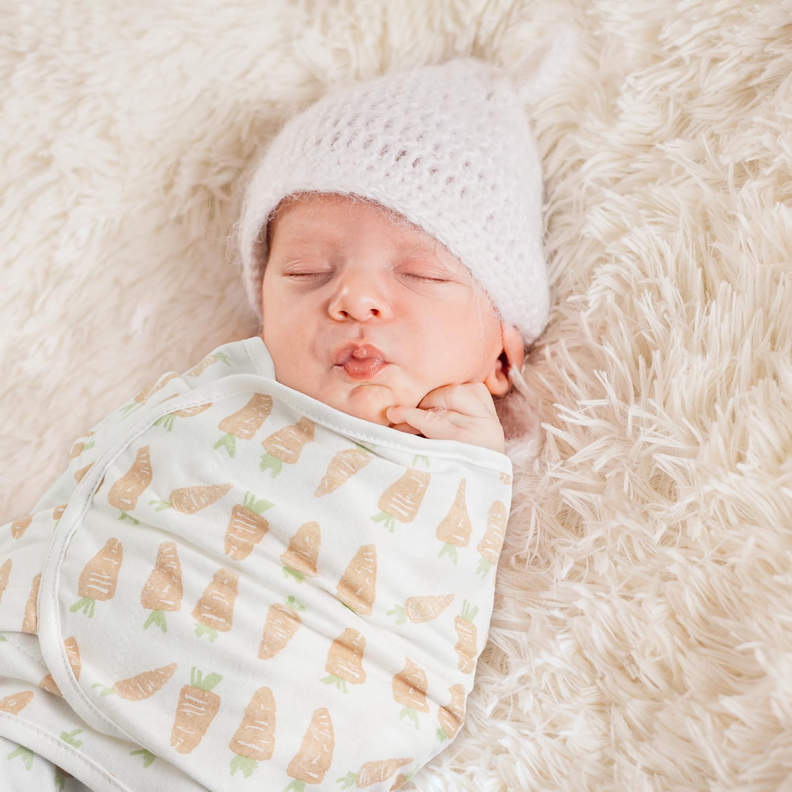 GLLQUEN BABY adjustable-wings swaddle demonstrates customizable snug fit for growth.