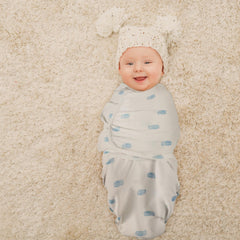 GLLQUEN BABY loose neckline detail provides comfortable neck space during wrapping.