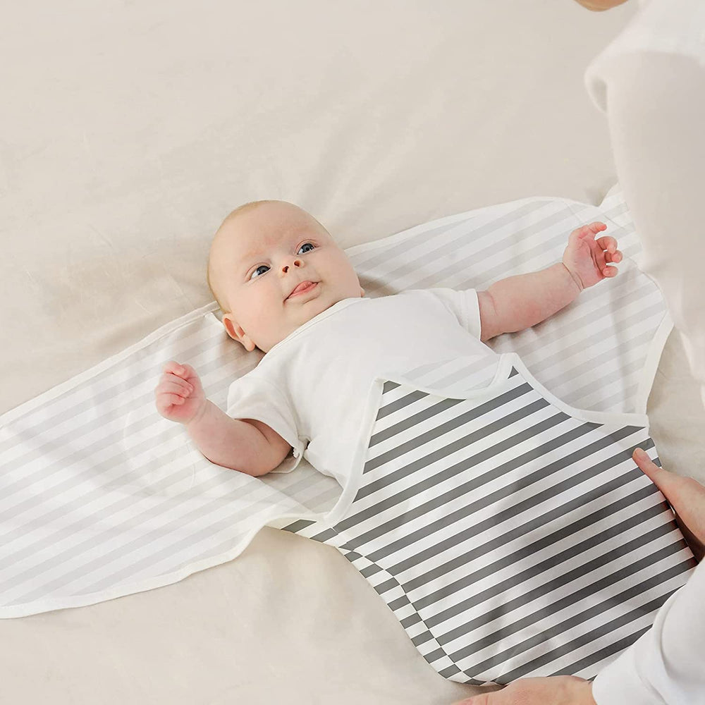 GLLQUEN BABY unisex print suited for quick night-time changes.