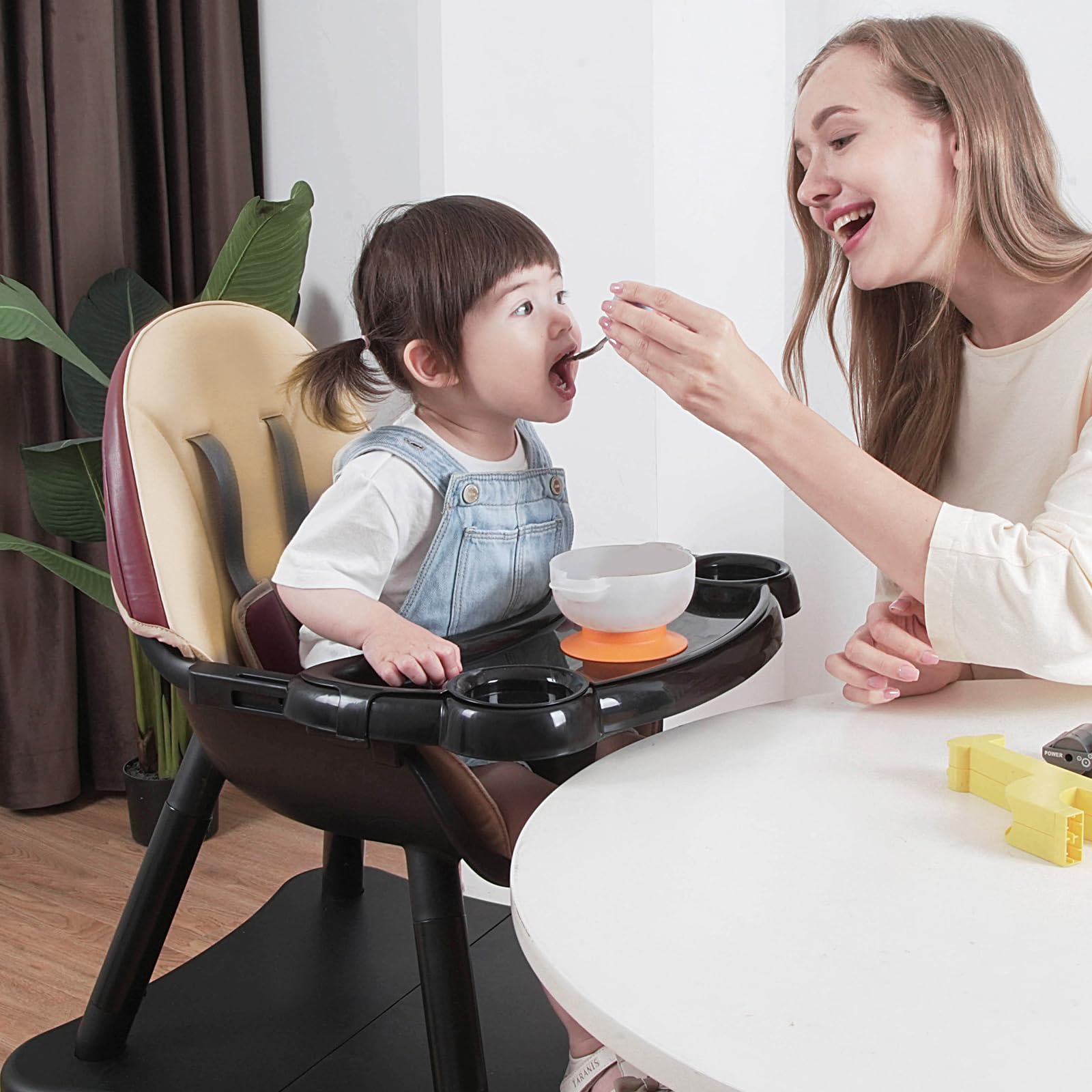 GoFirst 5-point harness safety keeps child secure in the chair