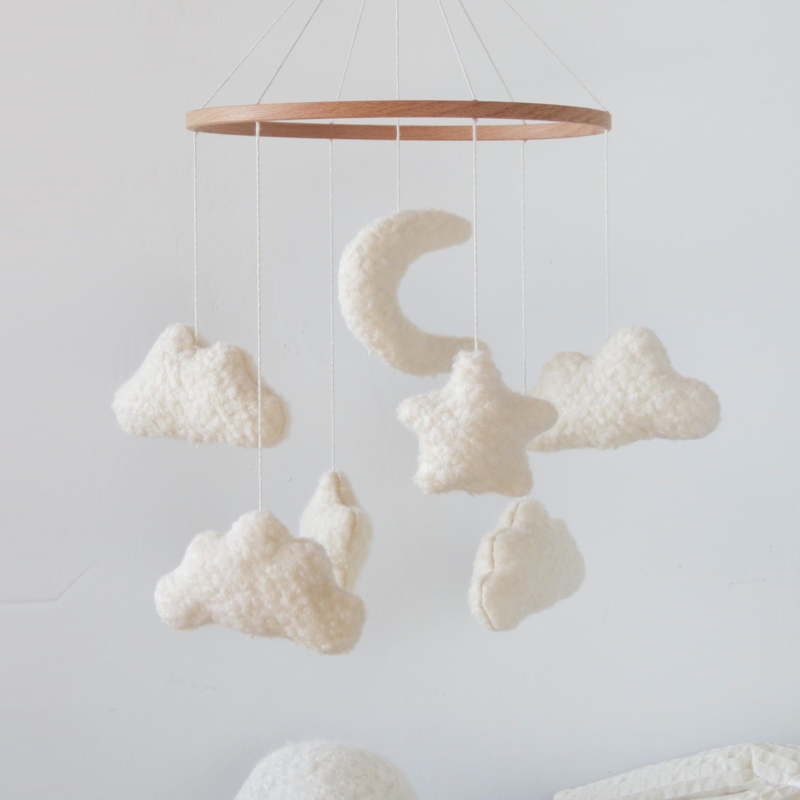 Goukurlsma Cloud Crib Mobile diameter 23cm for a snug display