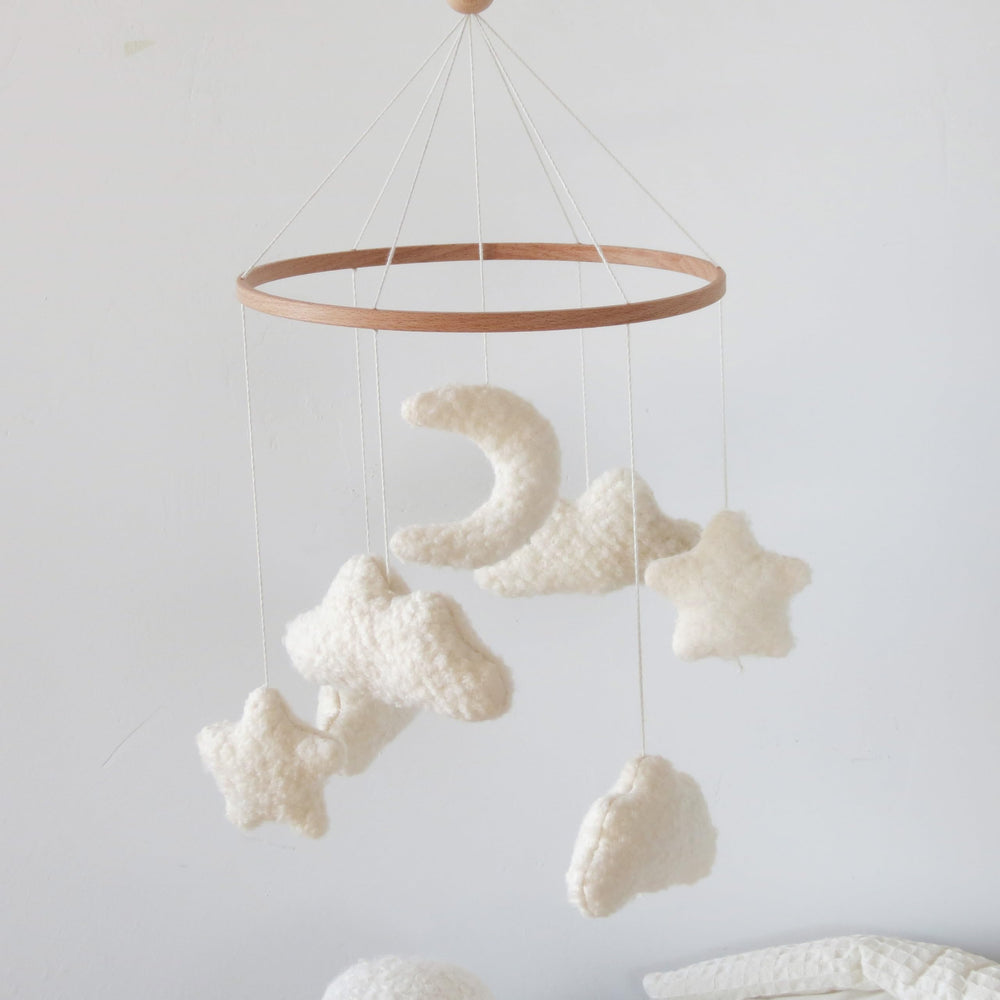 Goukurlsma Cloud Crib Mobile gift-ready packaging for newborns