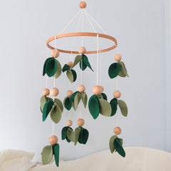 Goukurlsma Green Leaf Crib Mobile 23 cm diameter highlights precise scale.
