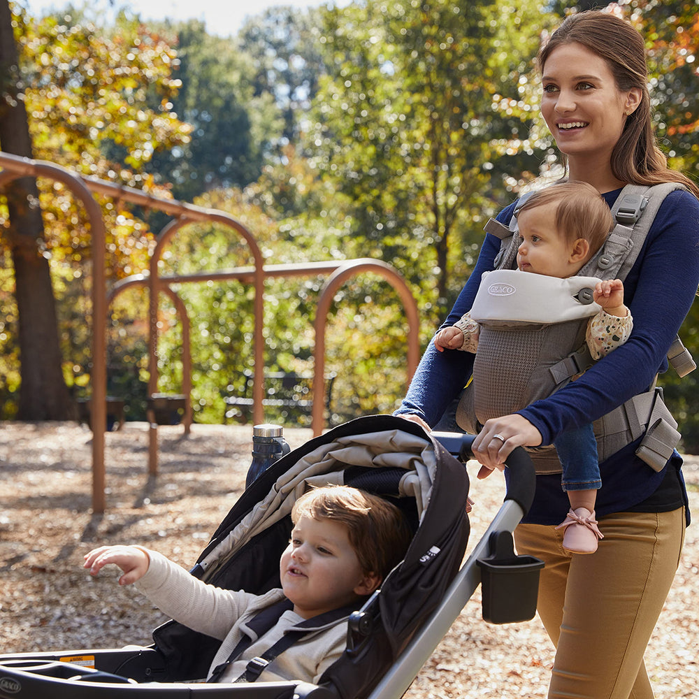 Graco Cradle Me 4-in-1 hideaway shield offers year-round comfort and privacy.