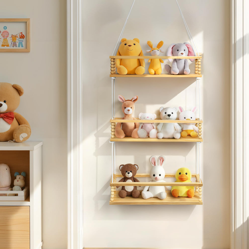 Gronda adjustable 3-tier buckle system offers flexible display space for different plush sizes.