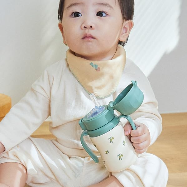 GROSMIMI leak-free cross-cut straw keeps drinks mess-free during playtime.