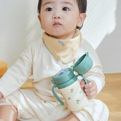 GROSMIMI leak-free cross-cut straw keeps drinks mess-free during playtime.