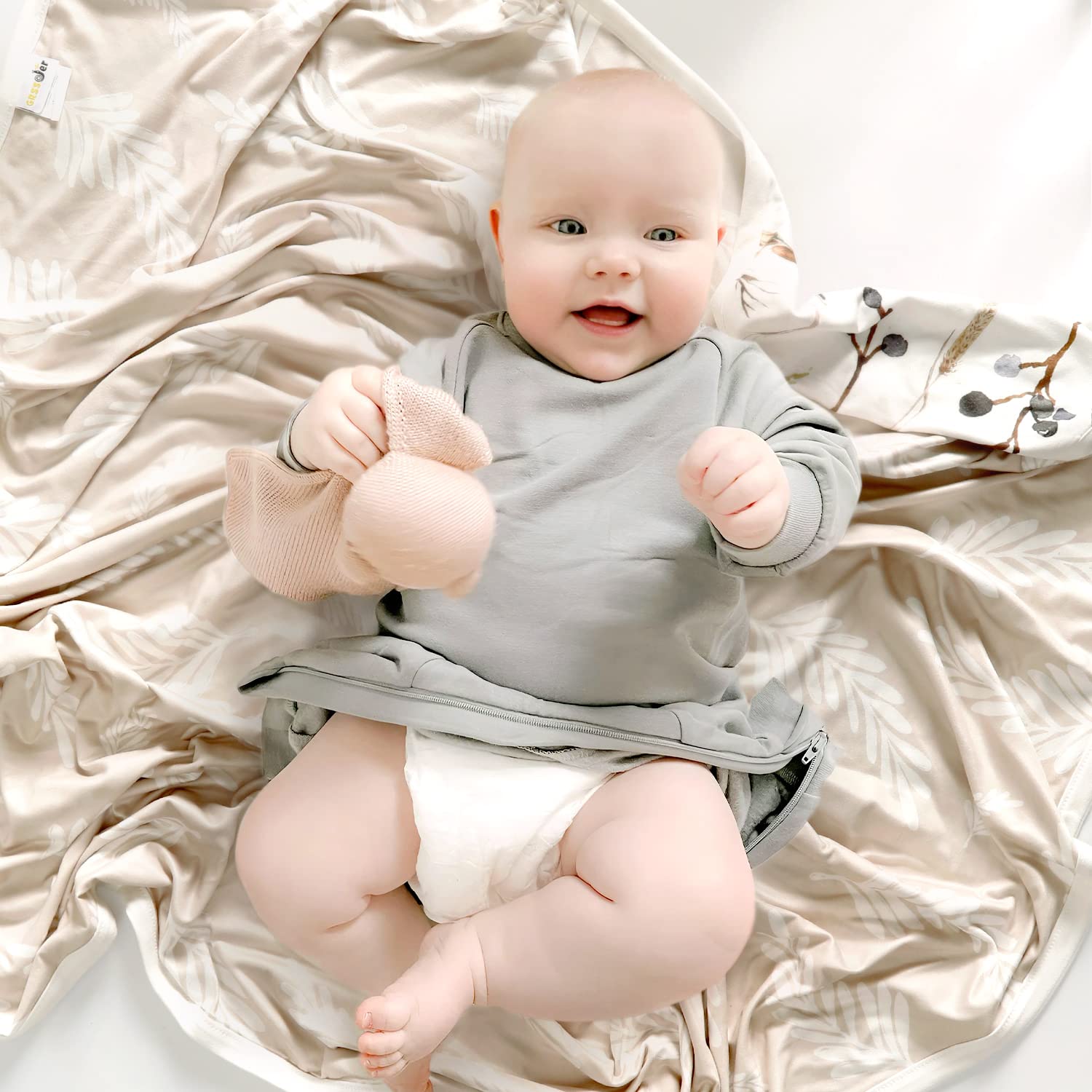 GRSSDER reversible blanket—two looks for fresh nursery styling.