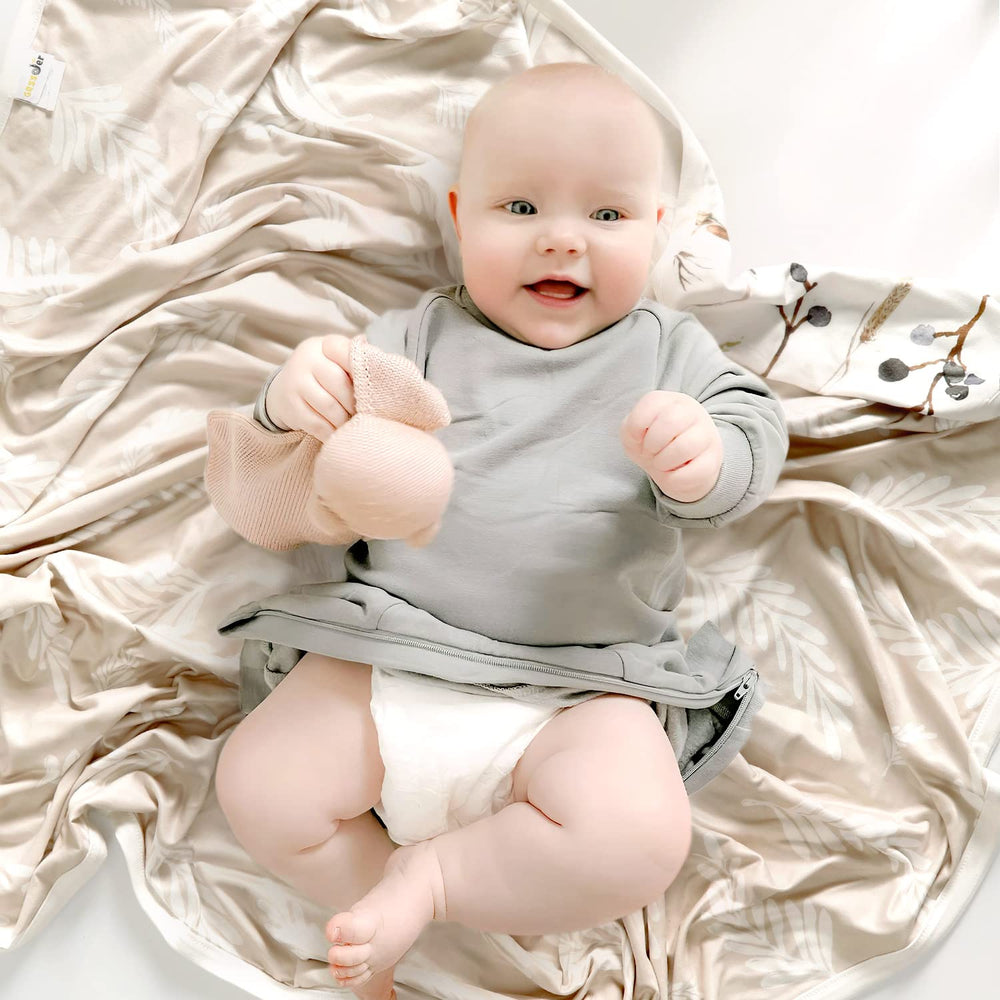 GRSSDER reversible blanket—two looks for fresh nursery styling.