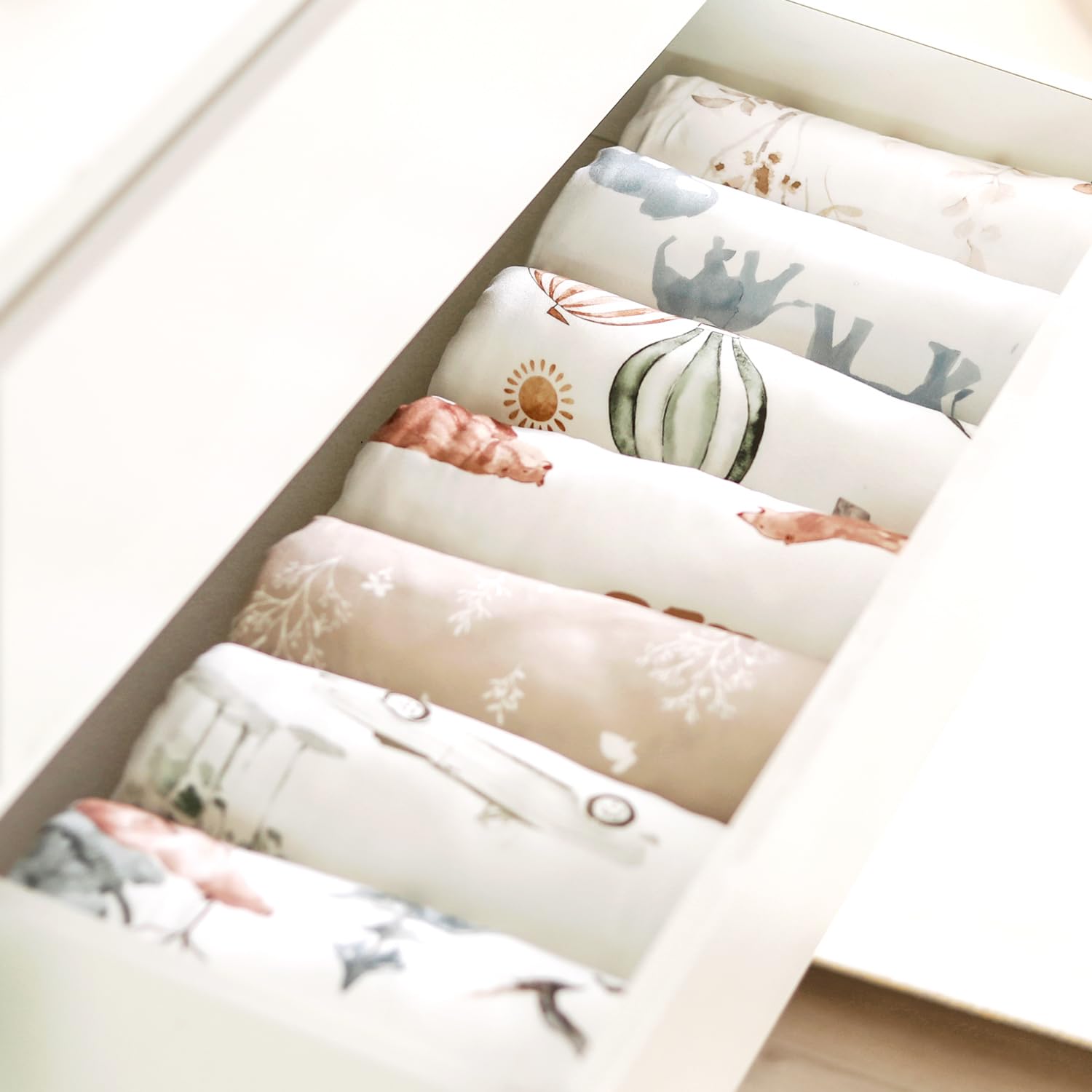GRSSDER stylish designs and colors perfect for nursery accents.