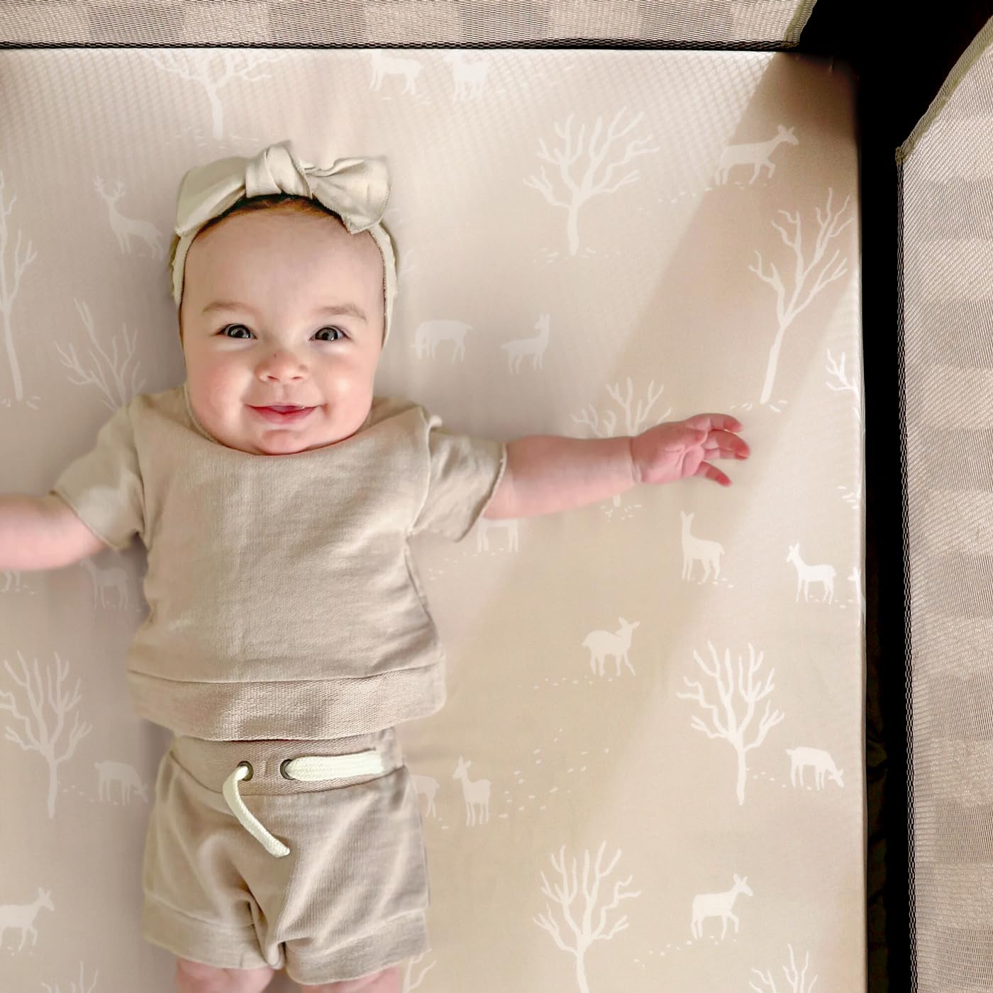 GRSSDER easy-care machine washable sheets simplify nursery laundry.