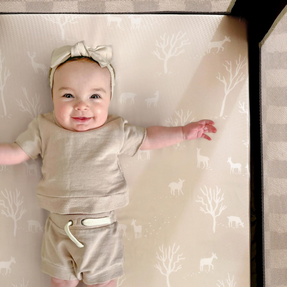 GRSSDER easy-care machine washable sheets simplify nursery laundry.