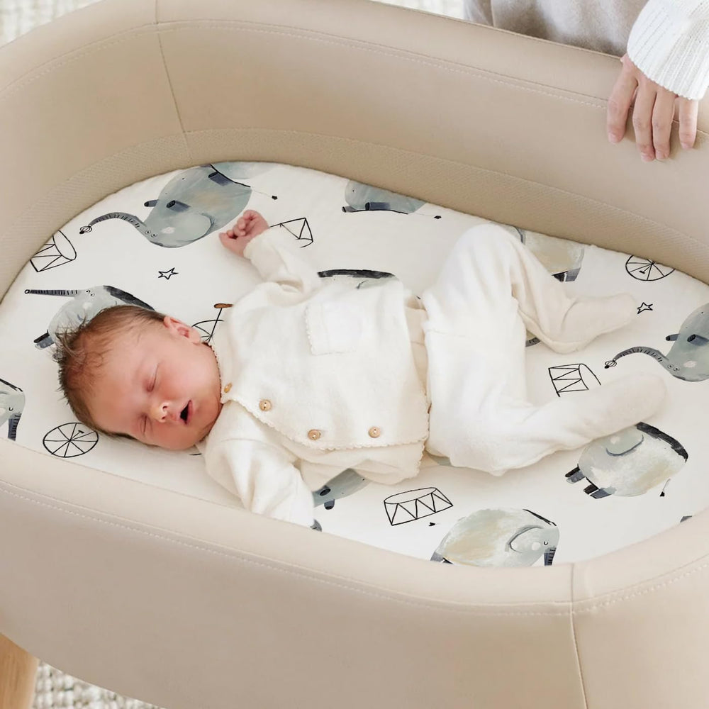 GRSSDER elastic-bottom design secures fit during baby wriggles.