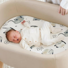 GRSSDER elastic-bottom design secures fit during baby wriggles.