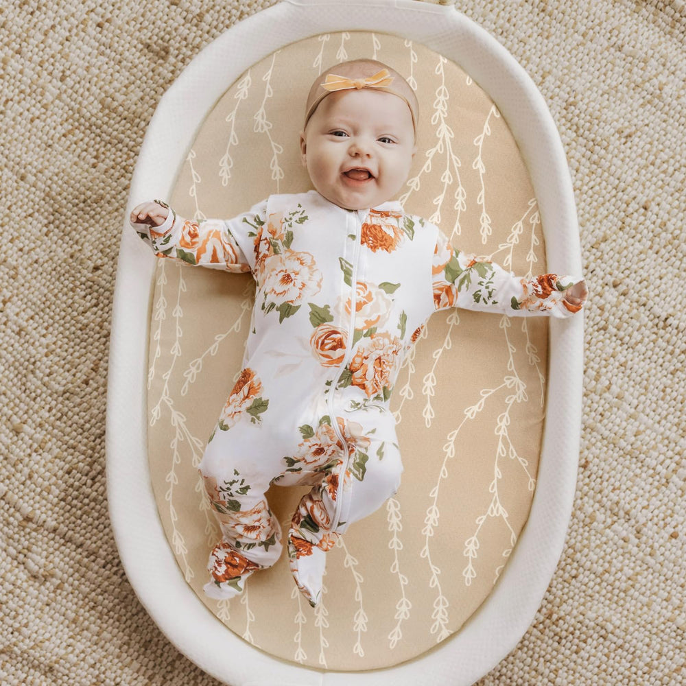 GRSSDER elastic-bottom edge keeps the sheet securely in place during movement.