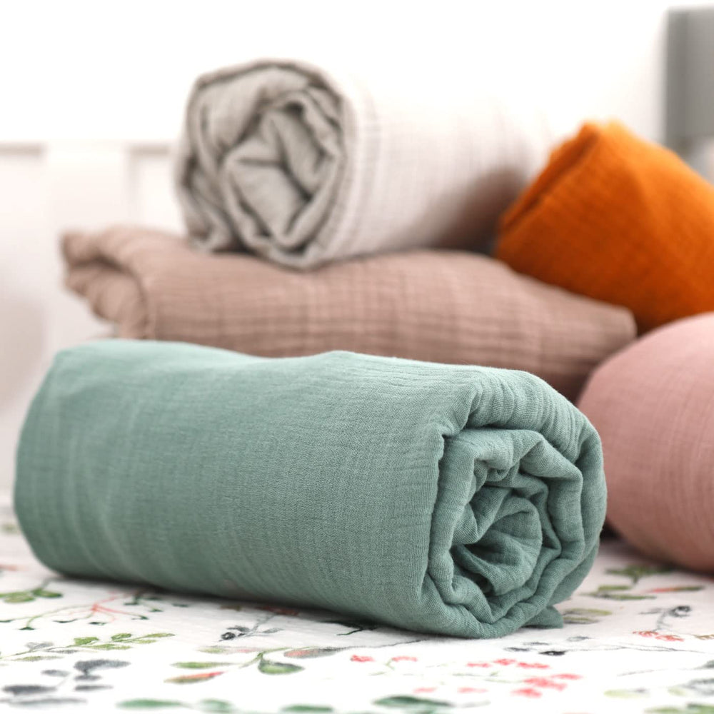 GRSSDER fitted crib sheet with elastic band all around for a snug fit