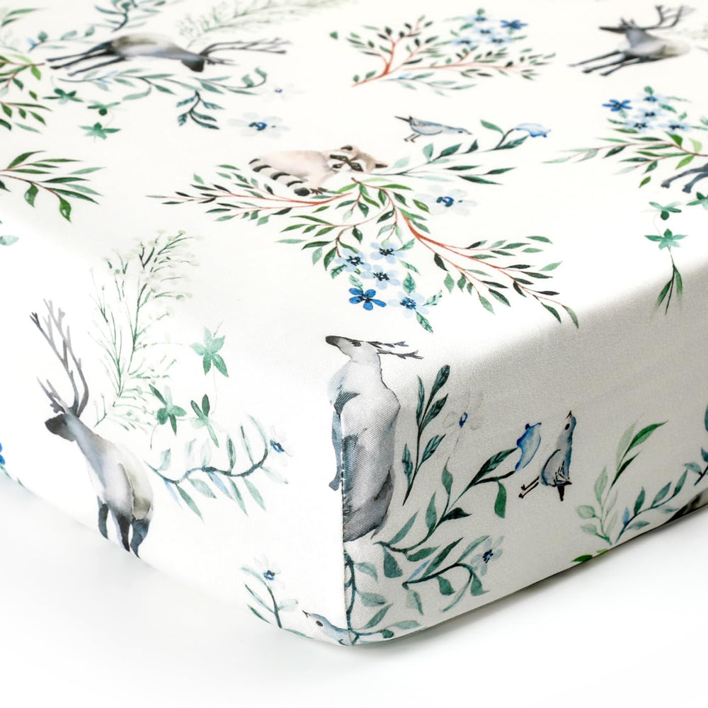GRSSDER machine washable crib sheet built to endure repeated washing.