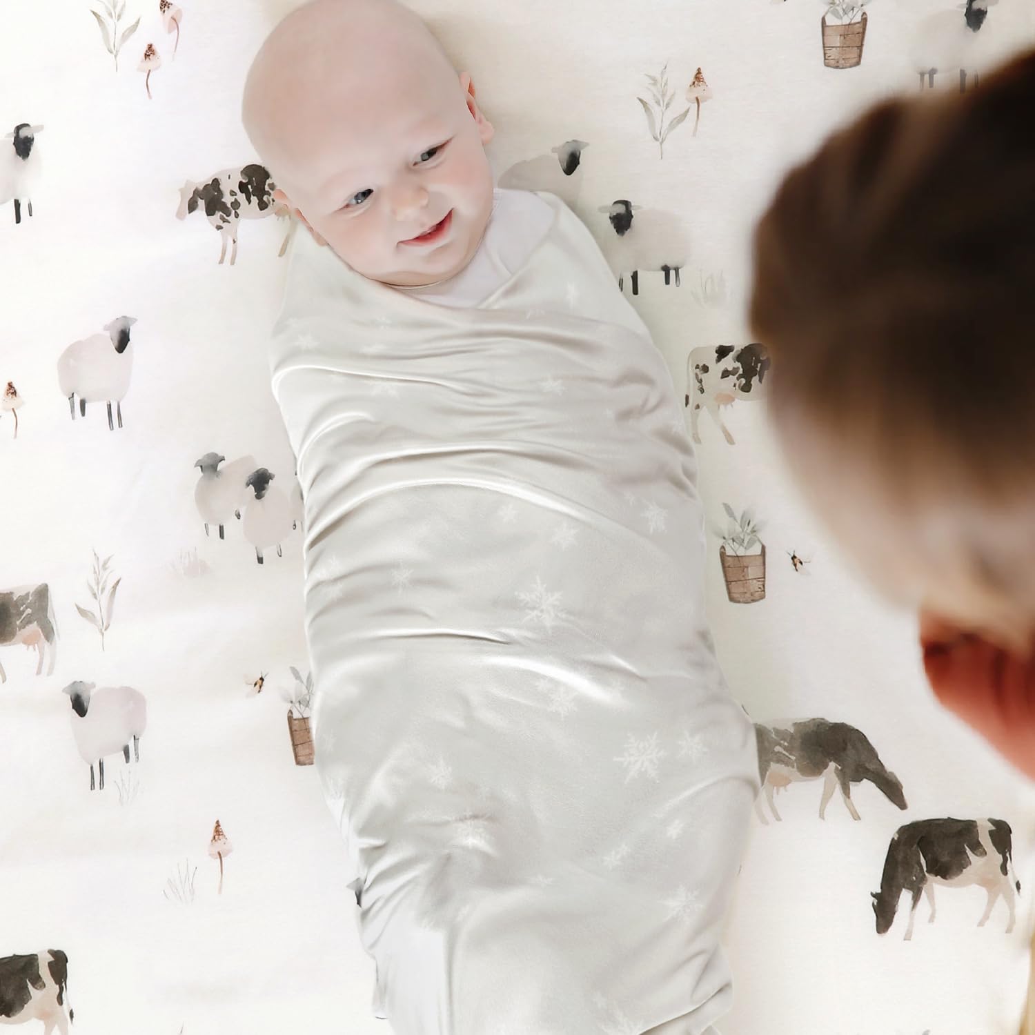 GRSSDER machine-washable baby blanket simplifies cleaning with quick, gentle care.