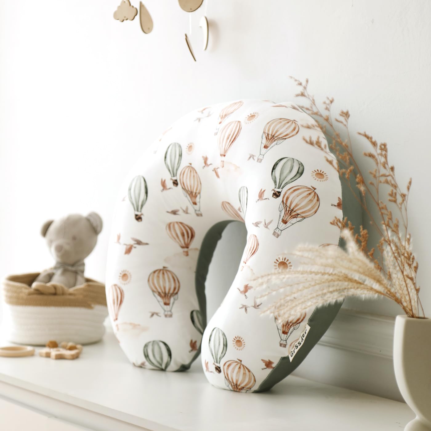 GRSSDER machine washable nursing cover resists fading after washes