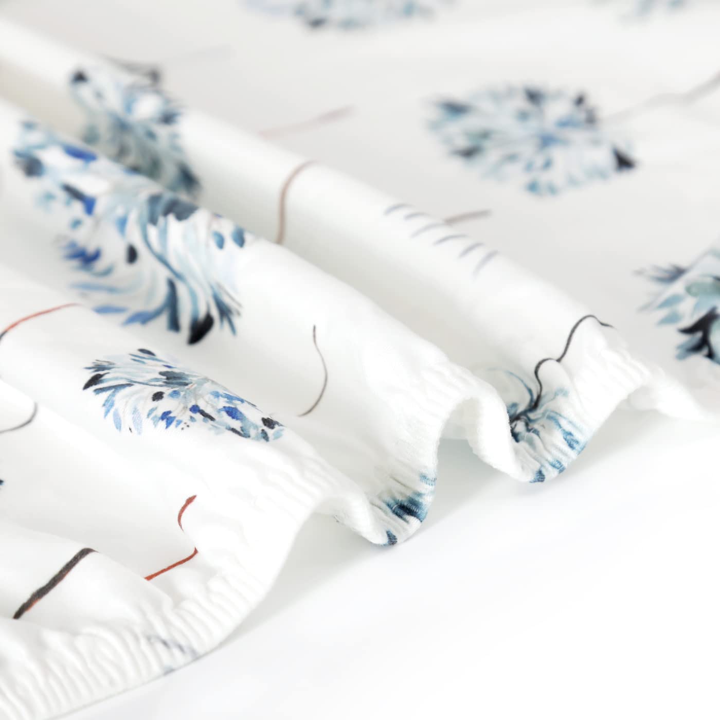 GRSSDER nursery-friendly pattern adds calm, decorative touch.