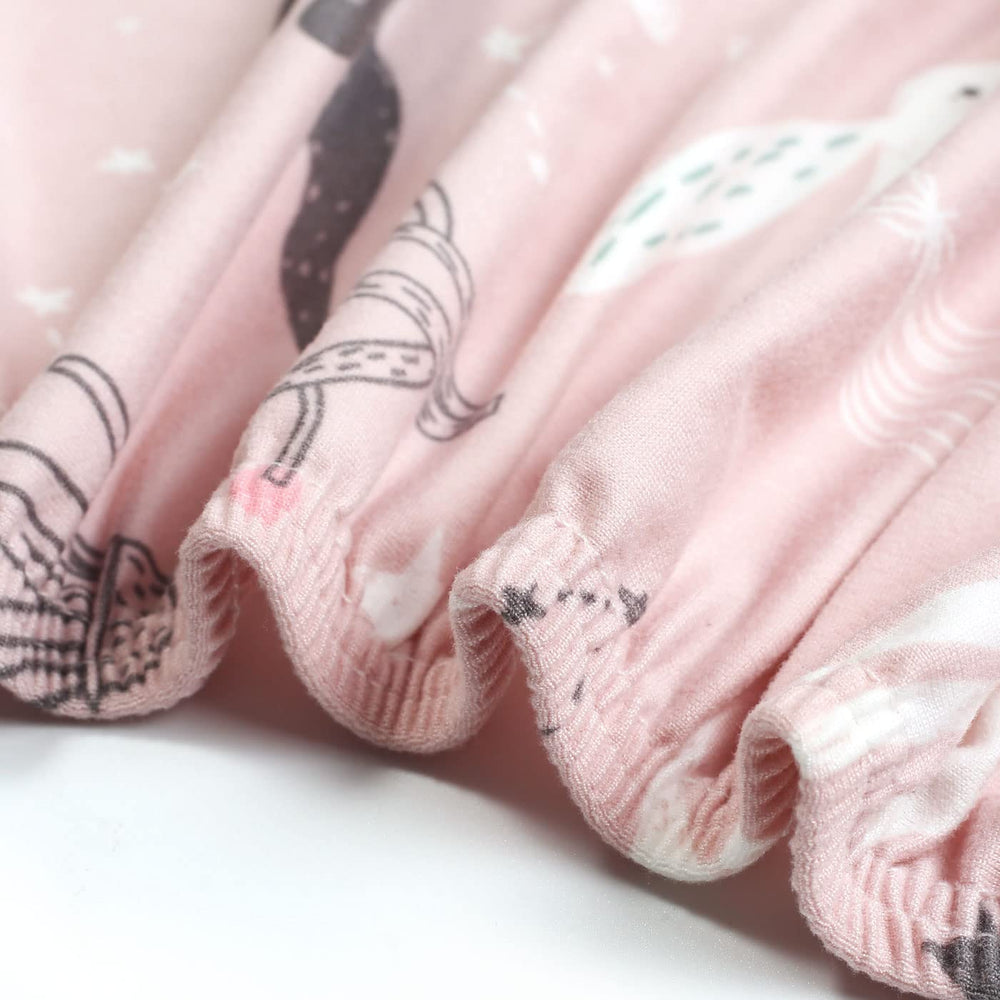 GRSSDER foxes and rabbits design adds cute nursery charm.