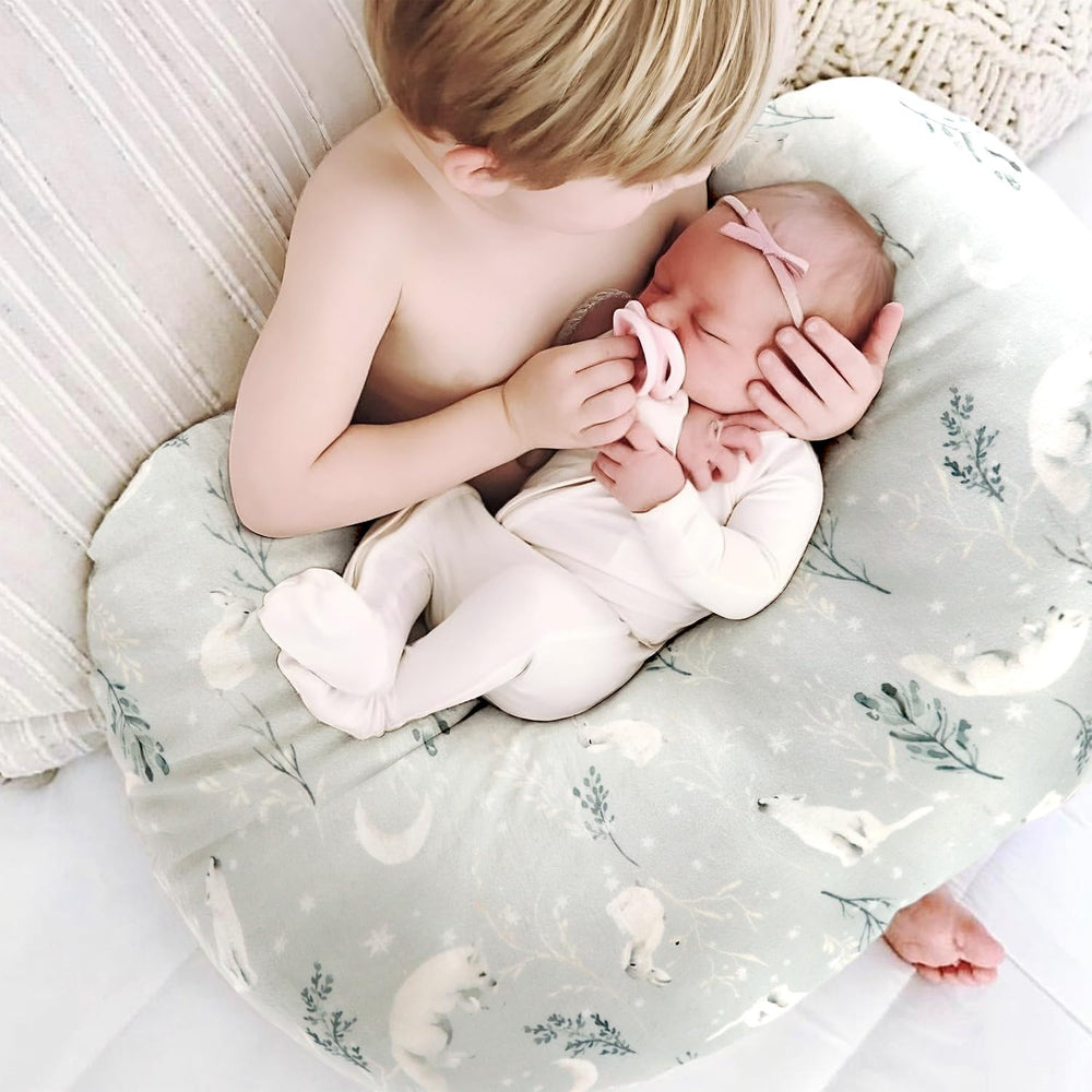 GRSSDER Snow Wolf pattern pillow cover adds fashion to baby’s feeding pillow.