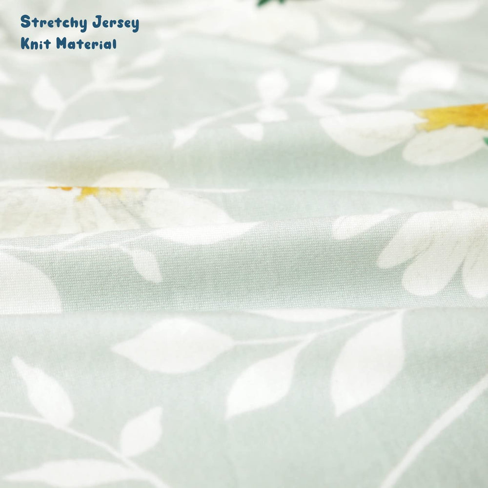 GRSSDER soft, breathable fabric keeps baby comfortable during rest.