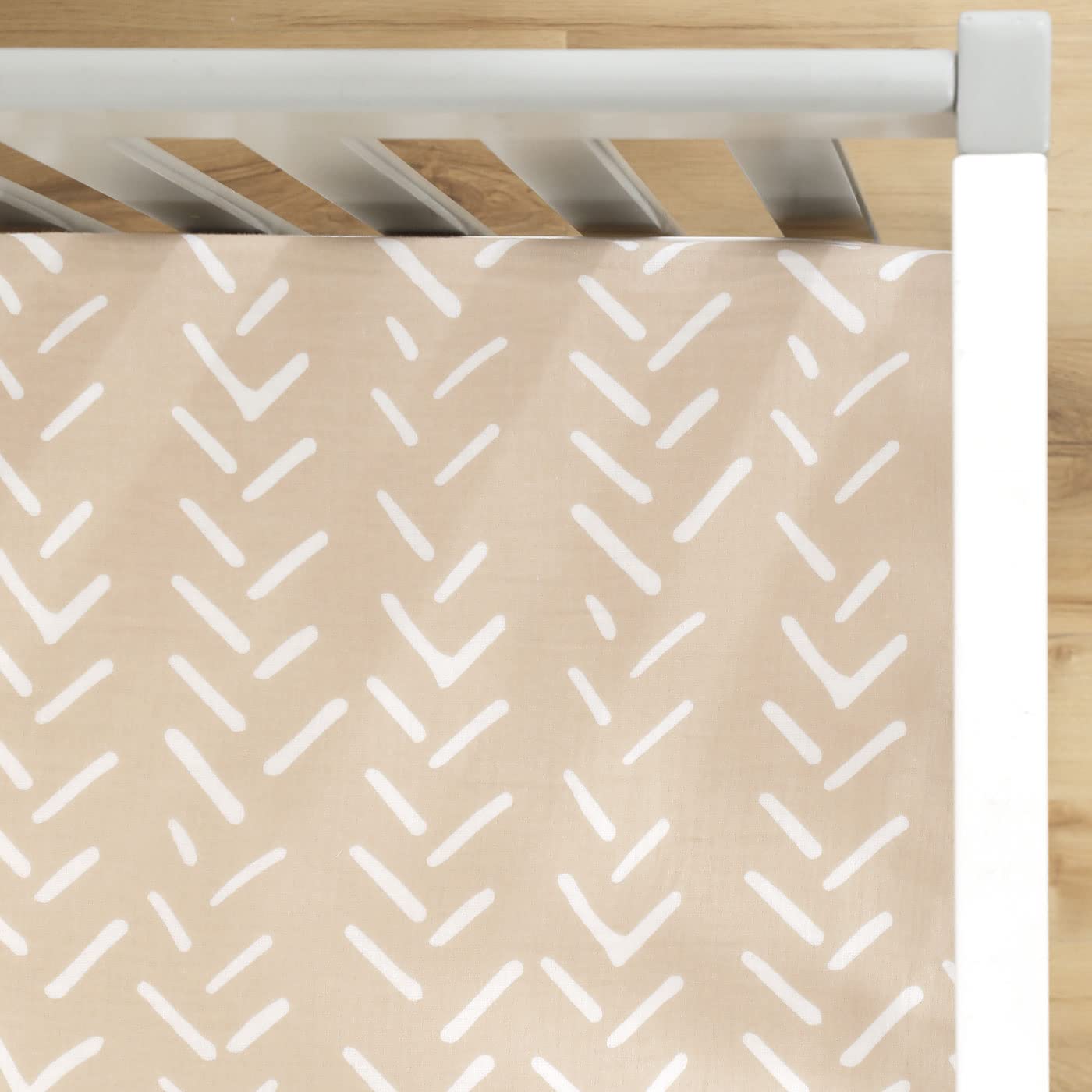 GRSSDER soft muslin crib sheet on mattress shows snug 9 inch pocket.