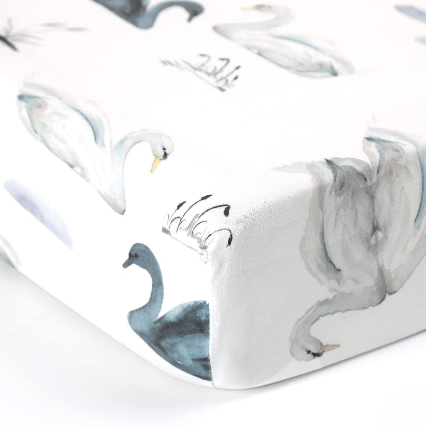 GRSSDER Stretch crib sheet ready for busy moms with easy-care machine washability.
