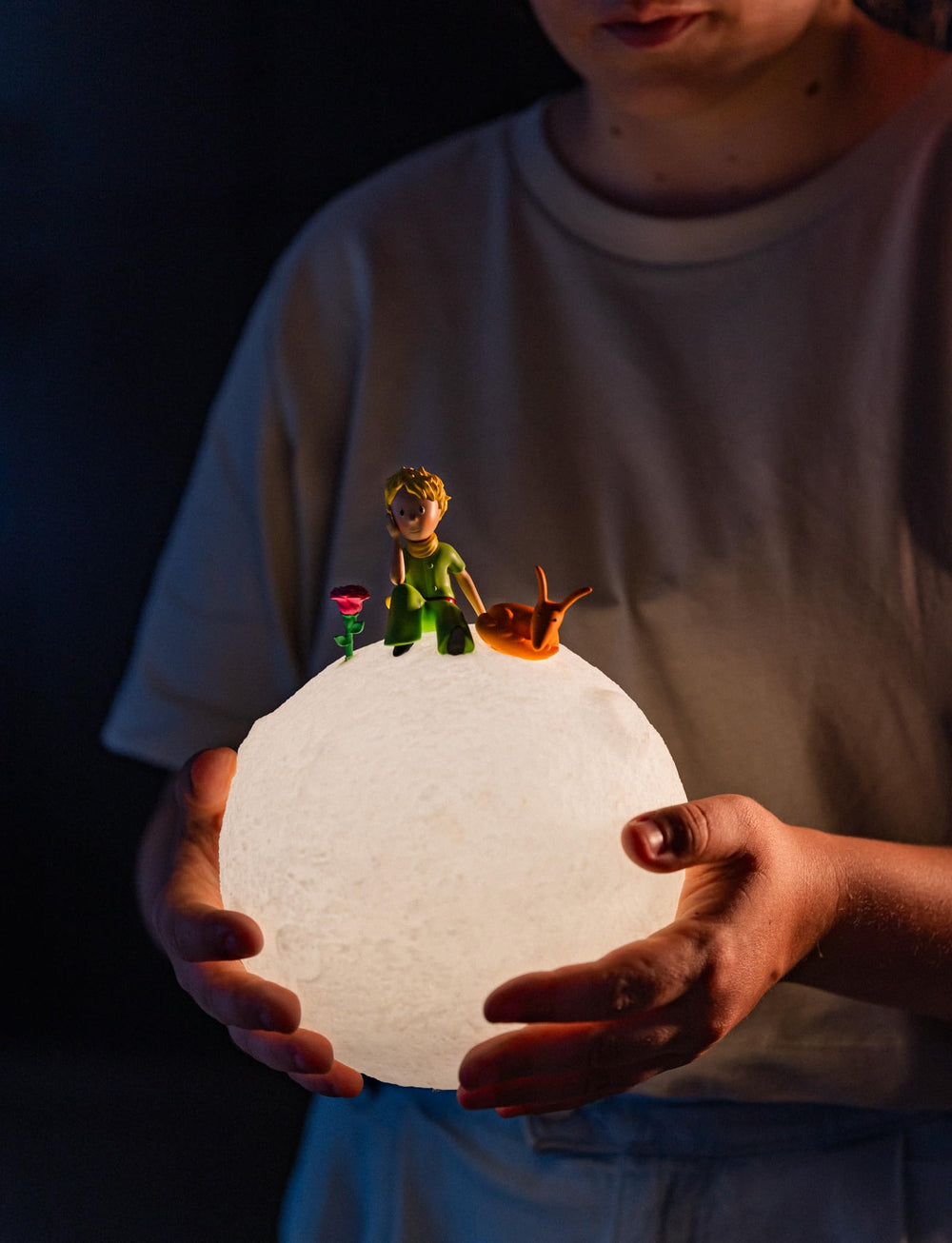 Grupo Erik The Little Prince lamp includes USB-C power for easy charging.