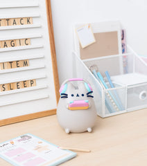 Grupo Erik Pusheen Gamer Lamp battery option shown for portable bedtime lighting