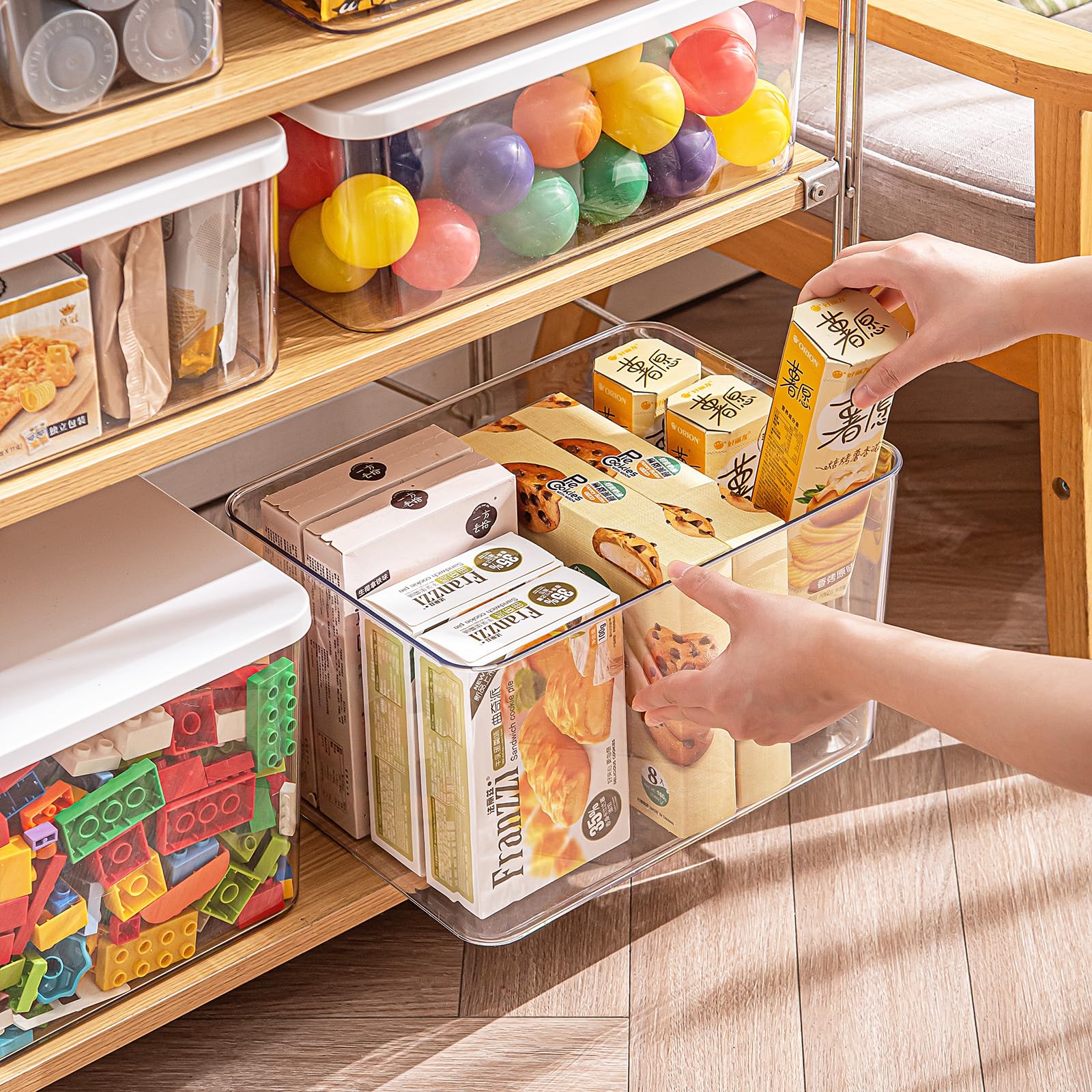 GUMEIGODA stackable transparent bin with lid for easy, dust-free storage and visibility.